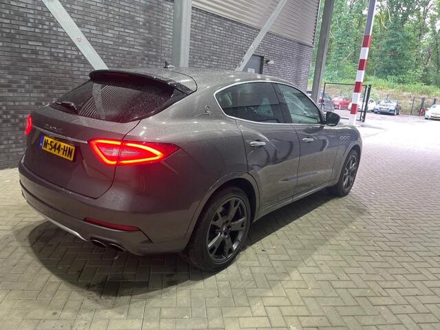 Maserati Levante 3.0 V6 S AWD GranLusso | 430Pk! | Panoramadak | ACC | BLIS | 360° Camera | 20 Inch