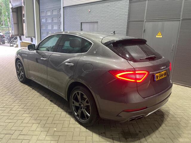 Maserati Levante 3.0 V6 S AWD GranLusso | 430Pk! | Panoramadak | ACC | BLIS | 360° Camera | 20 Inch