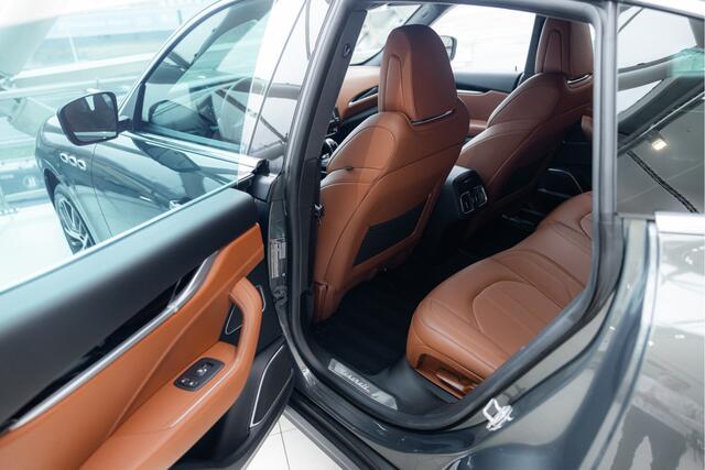 Maserati Levante 3.0 V6 AWD GranSport | Verde Ossido | Driver Assistance Pack +