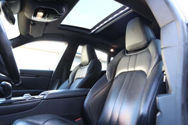 Maserati Levante 3.0 V6 D AWD GranSport Pano Luchtvering Leer Camera Navi LED