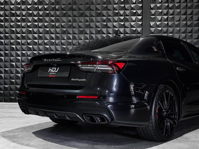 Maserati QUATTROPORTE 3.8 V8 Trofeo | Schuifdak | Harman Kardon | Side | 21"| Matrix | Dealeronderhouden | Memo | Alcantara Hemel|