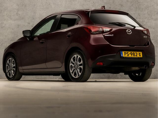 Mazda 2 1.5 Skyactiv-G GT-Luxury (NAVIGATIE, CAMERA, HEAD-UP DISPLAY, STOELVERWARMING, GETINT GLAS, LEDEREN SPORTSTOELEN, LM VELGEN, CRUISE, NIEUWE APK, NIEUWSTAAT)
