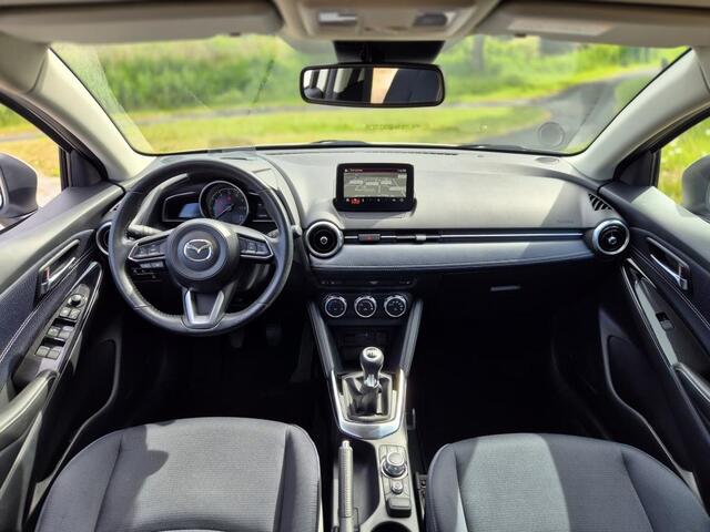 Mazda 2 1.5 Skyactiv-G Luxury | Camera | Head-up display