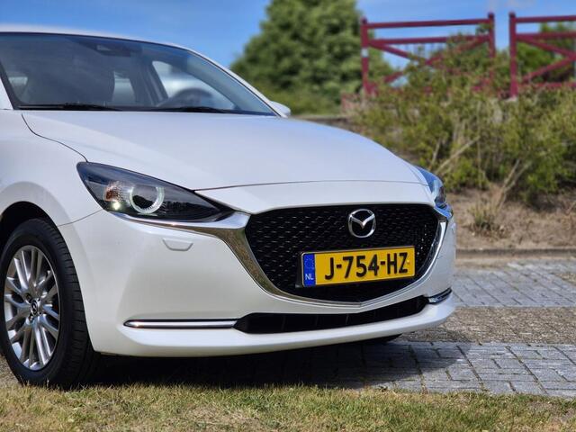 Mazda 2 1.5 Skyactiv-G Luxury | Camera | Head-up display