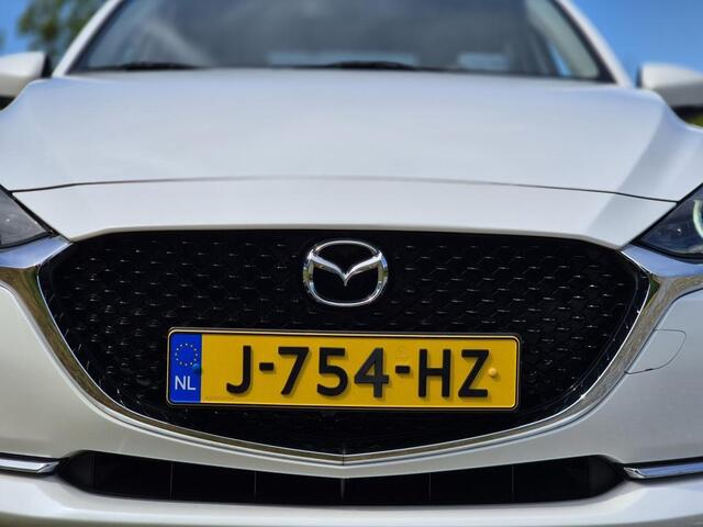 Mazda 2 1.5 Skyactiv-G Luxury | Camera | Head-up display