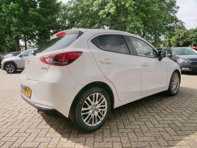 Mazda 2 1.5 Skyact-G Signature . Navi, en Leder.
