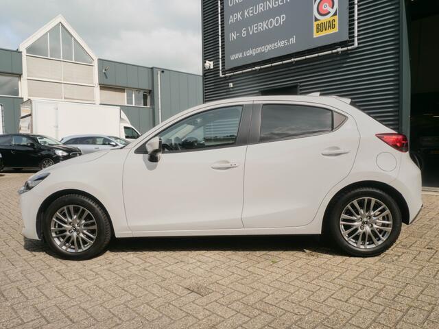 Mazda 2 1.5 Skyact-G Signature . Navi, en Leder.