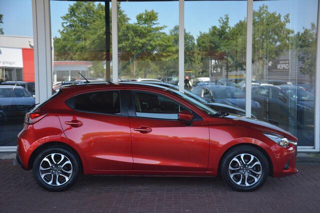 Mazda 2 1.5 Skyactiv-G GT-M Nette Mazda 2 dealeronderhouden laatste beurt bij 111000km met oa ecc navigatie pdc lane assist voice command cv cruise lmv origineel