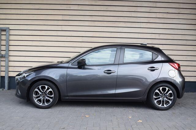 Mazda 2 1.5 Skyactiv-G Dynamic+ - Trekhaak - All season banden - Dealer onderhouden