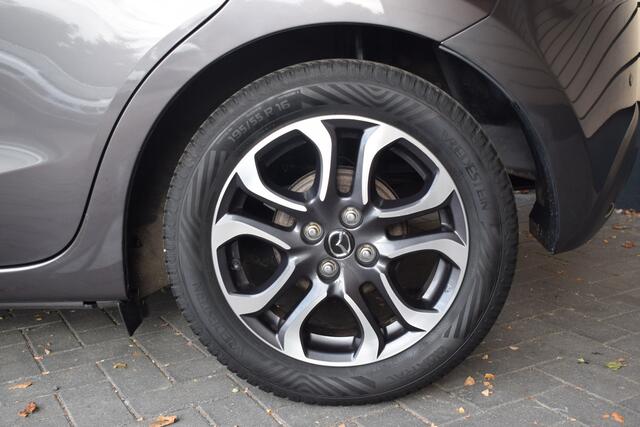 Mazda 2 1.5 Skyactiv-G Dynamic+ - Trekhaak - All season banden - Dealer onderhouden