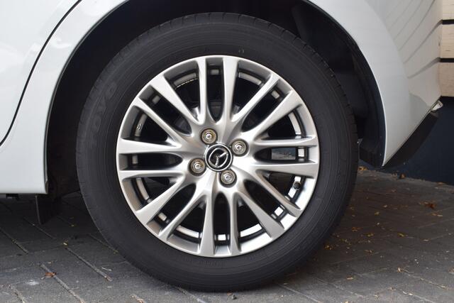 Mazda 2 1.5 Skyactiv-G Luxury - i-Activesense pack - 1e Eigenaar - Dealer onderhouden - Blauwe accenten