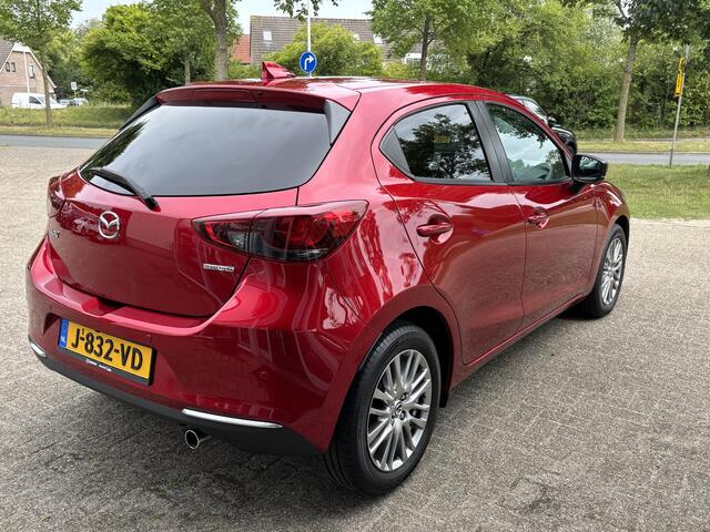 Mazda 2 1.5 Skyactiv-G Luxury 1e Eig,. Dealer Ondh, Navigatie, Apple Carplay/ Android Auto, A. Rij-Camera, Head-Up Display, Lichtmetaal, Stuurverw., Stoelverw. , Cruise Controle.