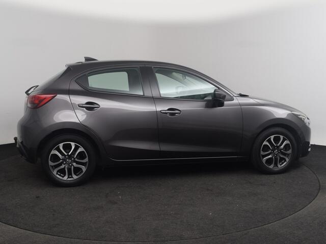 Mazda 2 1.5 Dynamic+ Navi PDC LMV