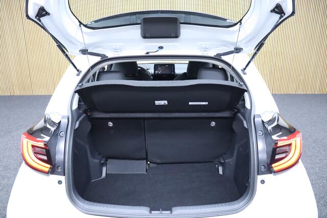 Mazda 2 Hybrid 1.5 Agile | Parkeerhulp | Adaptive-cruise | Trekhaak | Maps Navigatie | Camera | Apple Carplay & Android Auto | Leder | Clima | Keyless | Dodehoekdetectie