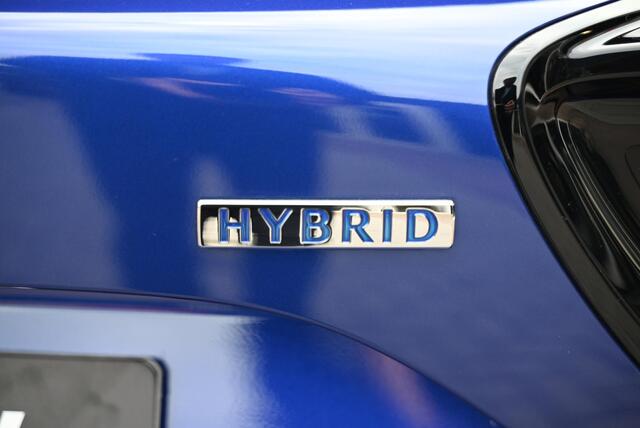 Mazda 2 Hybrid 1.5 Centre-line