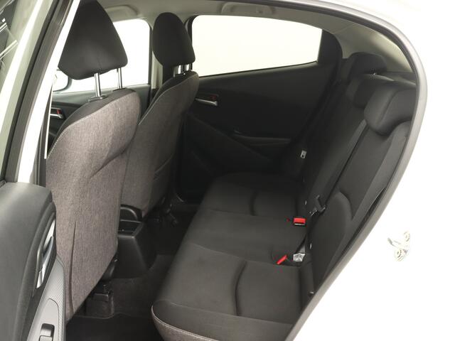 Mazda 2 1.5 e-SkyActiv-G 90 Exclusive-Line | Parkeersensoren achter | Dodehoek Ass. | Stoel en stuurwiel verwarmd | LM velgen | Camera | Airco Aut. |