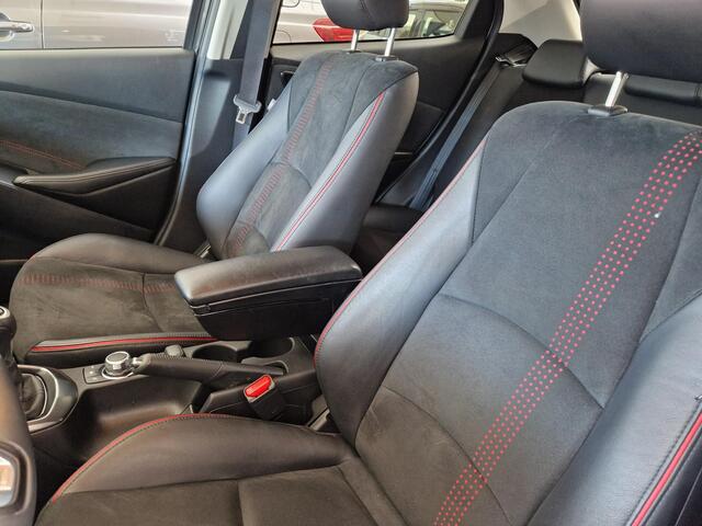 Mazda 2 1.5 e-SkyActiv-G 90 Homura Aka D.A Pack Mazda 2 1.5 e-SkyActiv-G 90 Homura Aka