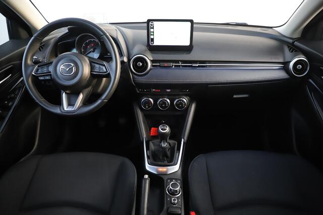 Mazda 2 1.5 Skyactiv-G Luxury Navigatie Achteruitrijcamera 16 inch LMV Stuur & Stoelverwarming LED Head Up Display