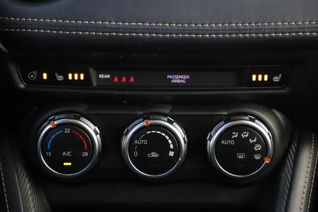 Mazda 2 1.5 Skyactiv-G Luxury Navigatie Achteruitrijcamera 16 inch LMV Stuur & Stoelverwarming LED Head Up Display