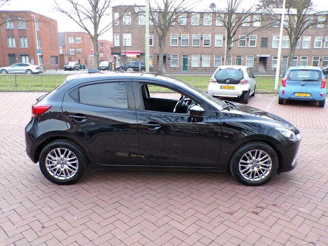 Mazda 2 1.5 Skyactiv-G Luxury CAMERA TEL CRUISECON STUUR/STOEL VERWAR..