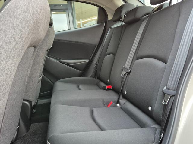 Mazda 2 SKYACTIV-G 90 6AT CENTRE-LINE / CARPLAY