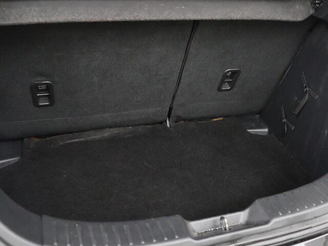 Mazda 2 1.5 Skyact-G Luxury | Stoel & stuurverwarming | Head-Up | Camera | Carplay | Keyless | Full LED | Dodehoek detectie | Climate control | Cruise control | Getint glas | Parkeerhulp