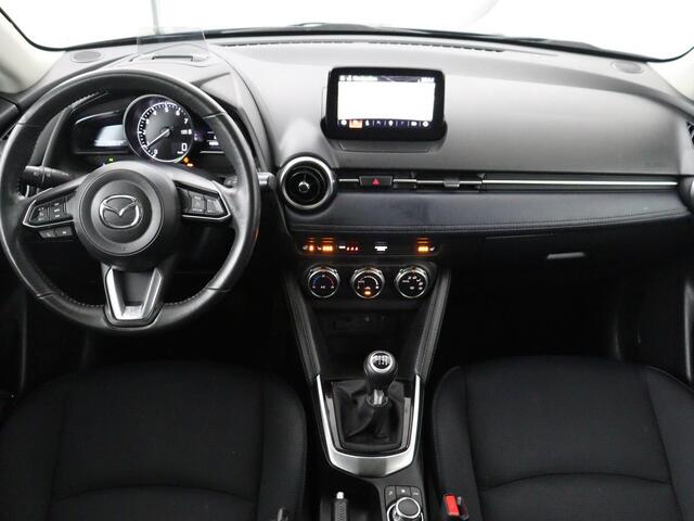 Mazda 2 1.5 Skyact-G Luxury | Stoel & stuurverwarming | Head-Up | Camera | Carplay | Keyless | Full LED | Dodehoek detectie | Climate control | Cruise control | Getint glas | Parkeerhulp