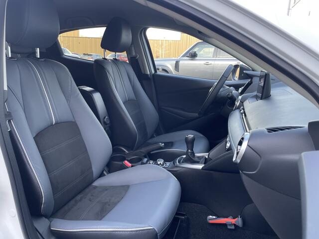 Mazda 2 1.5 Skyactiv-G Signature | KEYLESS | 360 CAMERA | LEDER + ALCANTARA | DASHCAM V+A | HUD |