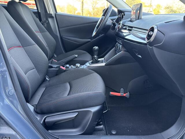 Mazda 2 1.5 Skyactiv-G Sportive NL-Auto, 1e Eig., Apple Carplay / Android Auto, A-Rij-Camera, Cruise Controle, LM Velgen Black, Audio, Airco