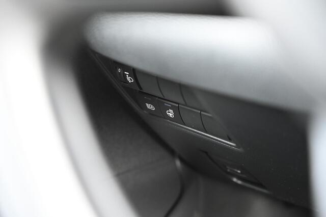 Mazda 2 Hybrid 116 automaat Select *Panoramadak* *Dealeronderhouden* *All-in prijs*