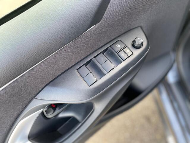 Mazda 2 Hybrid 1.5 Centre-line