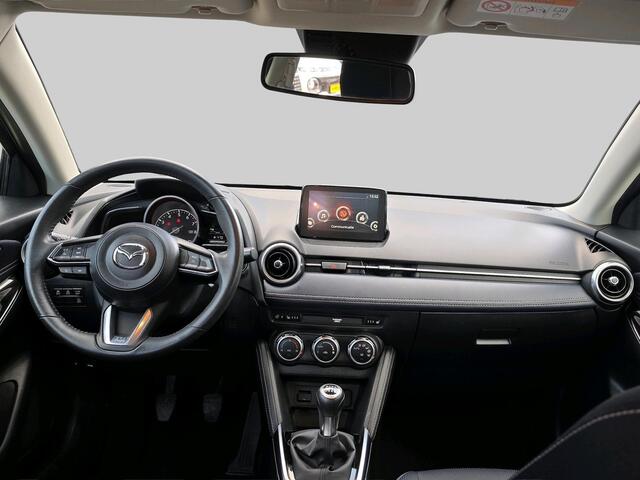 Mazda 2 1.5 Skyactiv-G Luxury | Stoel/Stuurverwarming | Headup display | Achteruitrijcamera | Cruisecontrol | Carplay/Androidauto |