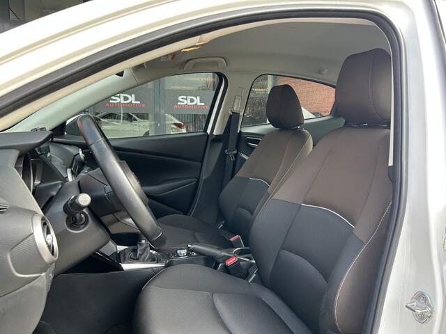 Mazda 2 1.5 Skyactiv-G Comfort // LED // NAVI + CARPLAY // PDC // CRUISE // STOELVERWARMING