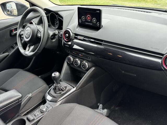 Mazda 2 1.5 e-SkyActiv-G 90 Homura NL-Auto, 1e Eig., Dealer Ondh., Apple Carplay / Android Auto, Cruise Controle, A. Rij-Camera, Stoel verw., StuurverW., Lichtmetaal Black.