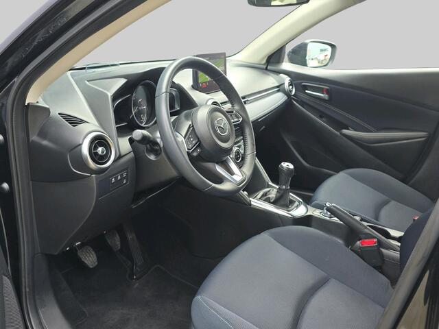 Mazda 2 1.5 Skyactiv-G Luxury | Stoel/Stuurverwarming | Headup display | Achteruitrijcamera | Cruisecontrol | Carplay/Androidauto |