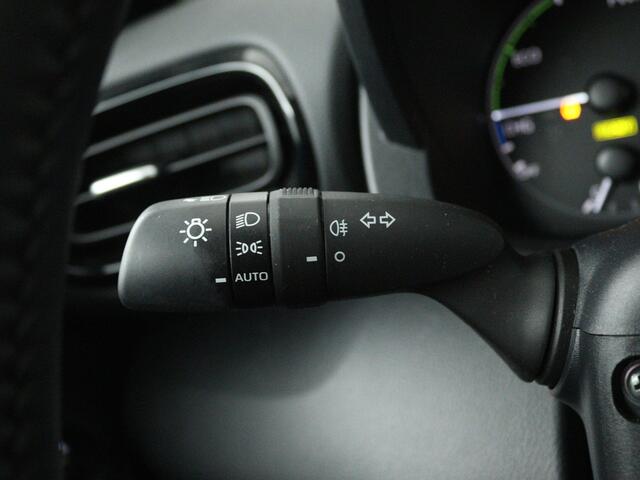 Mazda 2 Hybrid 1.5 Centre-line | door AWNB Verkozen tot NUMMER 1 Top 10 zuinige gezinsauto's! .