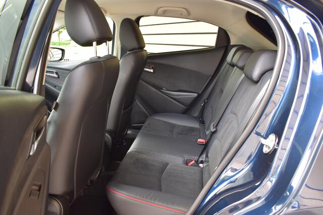 Mazda 2 1.5 SkyActiv-G 90 Homura Aka - Dealer onderhouden - 1e eigenaar