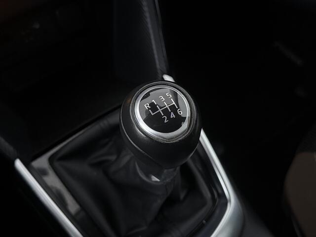 Mazda 2 1.5 Skyactiv-G Sportive | Apple Carplay/Android Auto | Camera | Airco | Cruise Control | LM Velgen |