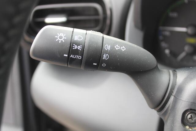 Mazda 2 Hybrid 1.5 Centre-line Stuurverwarming, achteruitrijcamera, stoelverwarming.