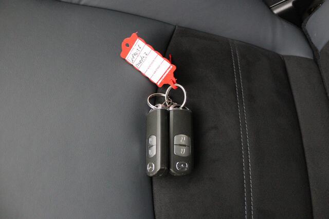 Mazda 2 1.5 Skyactiv-G Signature | Navigatie | Keyless entry | Parkeersensoren