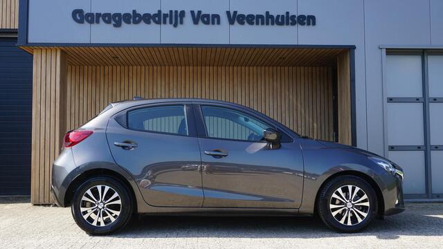 Mazda 2 1.5 Skyactiv-G 90pk Dynamic 5Drs Navi 15inch LM Airco Cruise Control *NL auto* 93267km!