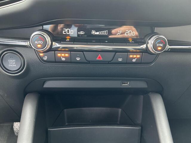 Mazda 3 2.0 e-SkyActiv-G M Hybrid 122 Comfort met Bose |Trekhaak| Sportvelgen| Navigatiesysteem| Climate control|Lederen bekleding|