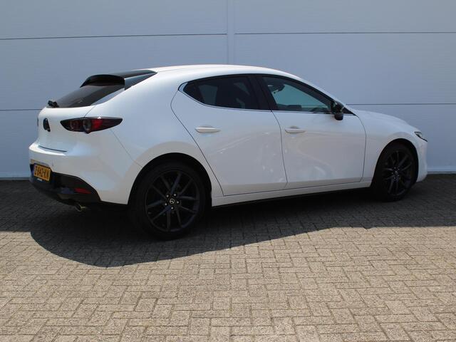 Mazda 3 2.0 e-SkyActiv-G M Hybrid 122 / Navigatie + Apple Carplay/Android Auto / Cruise Control Adaptief / Head-Up Display / 18" Lichtmetalen Velgen / Airco /