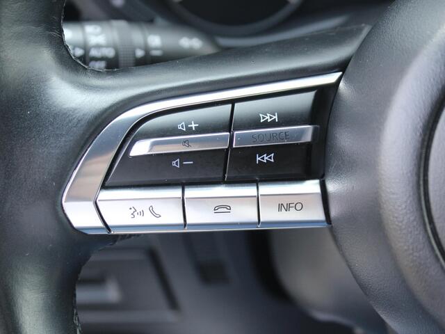 Mazda 3 2.0 e-SkyActiv-G M Hybrid 122 / Navigatie + Apple Carplay/Android Auto / Cruise Control Adaptief / Head-Up Display / 18" Lichtmetalen Velgen / Airco /