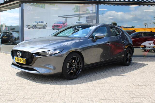 Mazda 3 2.0 e-SkyActiv-X M Hybrid 180 Comfort met Bose + leer, LMV 18 Inch, HUD, Bose®, Stuurverwarming, Stoelverwarming, Clima, Apple Carplay, PDC, Camera, Navi, Adap. Cruise
