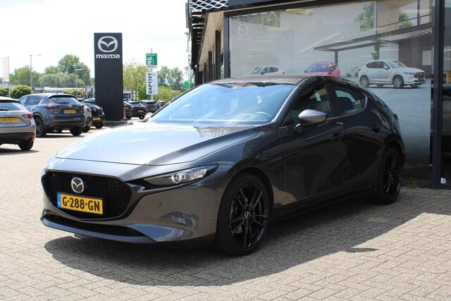 Mazda 3 2.0 e-SkyActiv-X M Hybrid 180 Comfort met Bose + leer, LMV 18 Inch, HUD, Bose®, Stuurverwarming, Stoelverwarming, Clima, Apple Carplay, PDC, Camera, Navi, Adap. Cruise