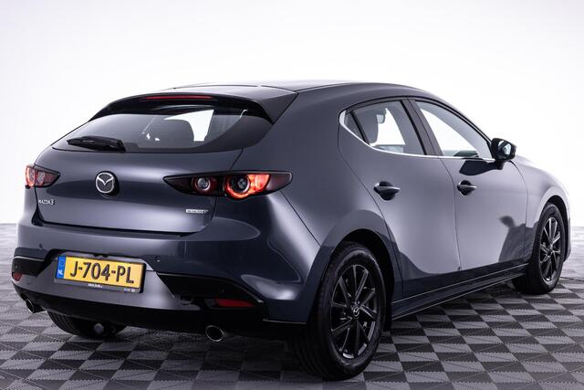 Mazda 3 2.0 e-SkyActiv-G M Hybrid 122 Comfort met Bose TREKHAAK | Bose AUDIO | HEAD-UP DISPLAY | A.CAMERA | KEYLESS ENTRY | APPLE CARPLAY/ANDROID AUTO | NED. AUTO | DEALER ONDERHOUDEN |