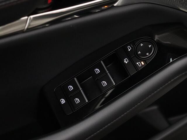 Mazda 3 2.0 e-SkyActiv-G M Hybrid 122 Luxury | Navigatie | Camera | Parkeersensoren | Head up Display |