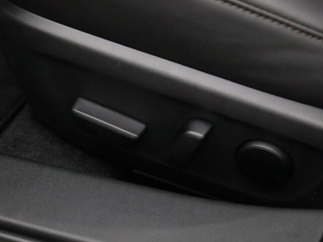 Mazda 3 2.0 e-SkyActiv-G M Hybrid 122 Luxury | Navigatie | Camera | Parkeersensoren | Head up Display |