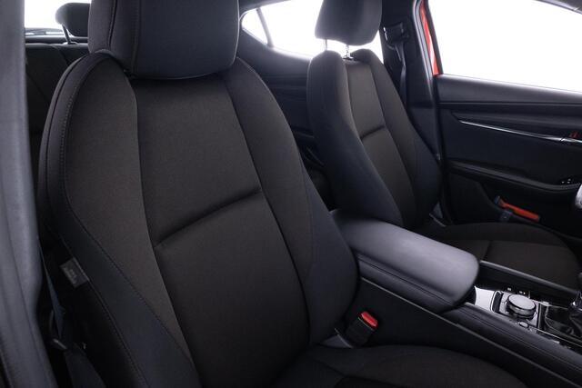 Mazda 3 2.0 e-SkyActiv-G M Hybrid 122 Comfort | APPLE CARPLAY | DODEHOEK DETECTIE | HEAD UP | ACHTERUITRIJCAMERA | ADAPTIEF CRUISE CONTROL | NED AUTO | * 6 JAAR FABRIEKSGARTANTIE |